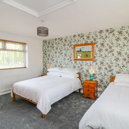 53 Burniston Road * Scarborough